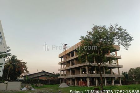 Sewa Gedung Kantor 4 Lantai + Rooftop, Bangunan 1750m2, Parkir 25 Mobil di Raya Lenteng Agung, Dekat AEON Tanjung Barat, Jagakarsa, Jakarta Selatan