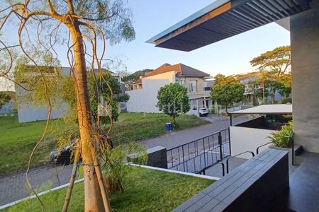 Jual Rumah New Konsep Villa Bukit Golf Mediterania Citraland Surabaya Barat