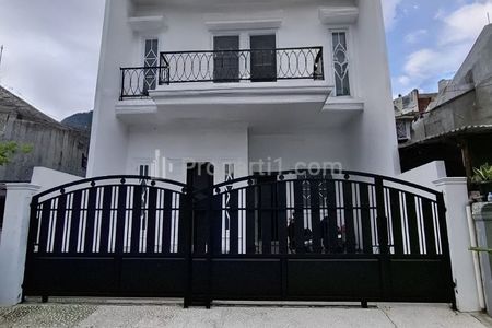 Dijual Rumah Mewah Siap Huni Dalam Komplek di Duren Sawit Jakarta Timur
