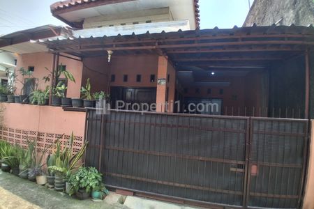 Dijual Rumah Bagus di Belakang Kampus UI Depok