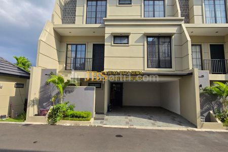 Rumah 3 Tingkat Dijual di Komplek Damansara Private Living Jalan Sei Batang Serangan - Medan