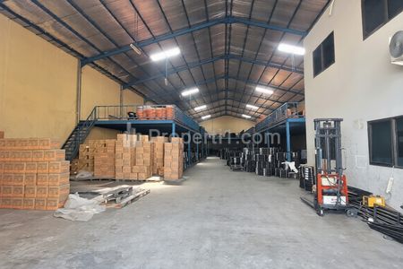 Dijual Gudang Langka 2 Lantai Komplek Margomulyo Jaya Luas Besar Surabaya Barat