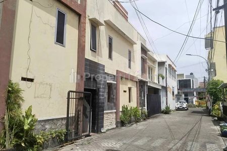 Jual Rumah Kost Penginapan di Semampir Tengah, Medokan Semampir, Sukolilo, Surabaya Timur Surat On Hand