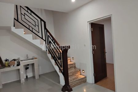 Dijual Cepat Rumah Cluster Baru Renov di Lippo Karawaci Tangerang