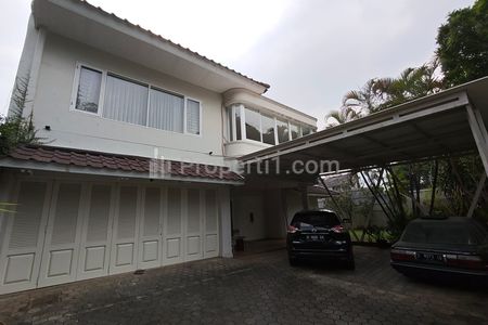 Jual Nego Rumah 4 BR Kolam Renang, Luas Tanah 630m2 Bangunan 400m2, 2 Lantai di Pondok Indah, Kebayoran Lama, Jakarta Selatan