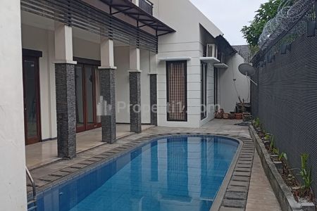 Sewa Rumah Huk Unfurnish 4 BR Kolam Renang di Lebak Bulus, Cilandak, Jakarta Selatan