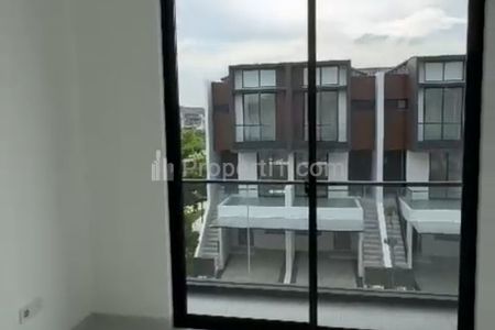 Jual Cepat Rumah 3+1 Kamar Tidur Golf Island PIK Cluster Piano 3 Lantai Siap Huni
