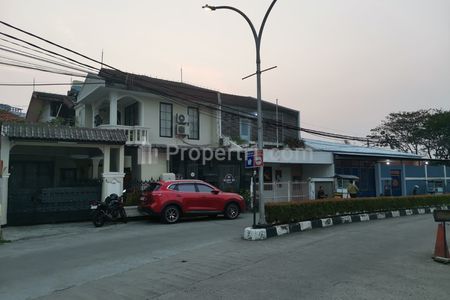 Dijual Rumah Hitung Tanah di Kebon Jeruk Jakarta Barat LT 288 m² SHM