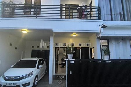 Jual Rumah 2 Lantai di Riung Bandung Sayap Margahayu Raya Metro - 850 Jutaan