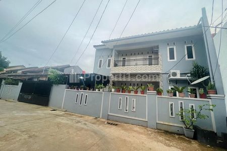 Jual Rumah Komplek dengan Kolam Renang di Jatibening, Pondok Gede, Bekasi