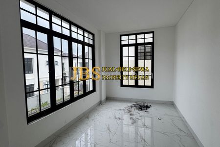Jual Rumah Hook Siap Huni Standart Developer di Komplek Jewel Garden Jalan Meteorologi - Medan