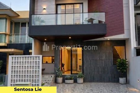 Dijual Rumah Baru 3 Milyaran di Citraland Alam Hijau Surabaya Barat Modern 2 Lantai Spesial 4+1 Kamar Tidur - Carport 2 Mobil - Lebar Depan 8 Meter