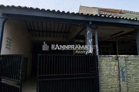 Dijual Rumah Second 2 Lantai Strategis di Beji Depok