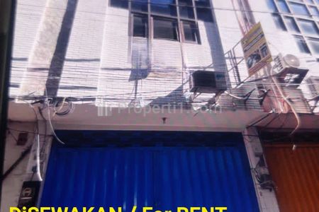 Disewakan Ruko 3 Lantai di Jl. Kedung Doro Surabaya Pusat Komersial Area - Parkiran Luas - Cocok Buat Segala Usaha